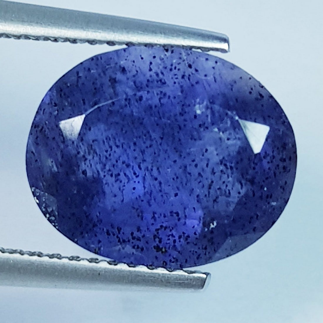 4.16 ctz " Awesome Collection" Oval Cut Natural Iolite: No Reserve! Title: 4.16 ctz " Awesome Collection" Oval Cut Natural Iolite Color/Clarity: Blue / VS Gemstone: Sapphire Carat Weights: 4.16 Size: 12.10 x 10.00 x 6.20 Additional Information: Oval / Burm