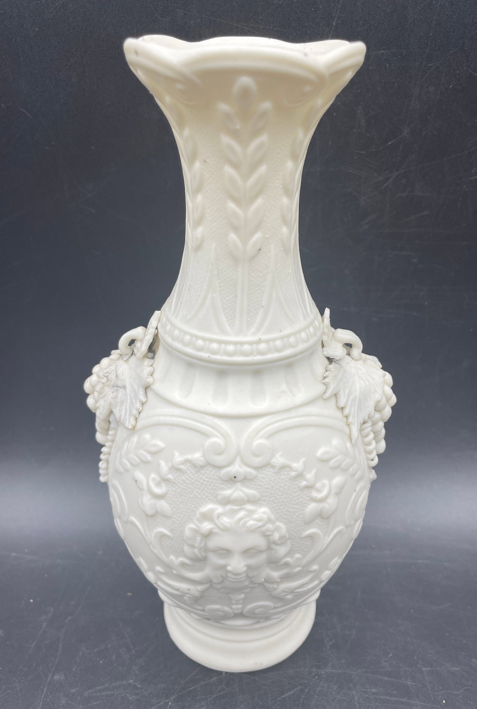 1800's Benington Bacchus Parian Vase: Title: 1800's Benington Bacchus Parian Vase Date/Period: approx: 1847-1858 Dimension: approx 8.25 x 3.35 Material: porcalian Additional Information: Benington Bacchus Parian Vase Shipping: Domestic: F