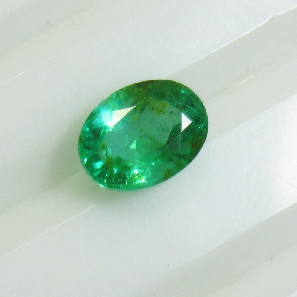 1.50 Ctw Natural Zambian Emerald Oval Cut (1 of 2)