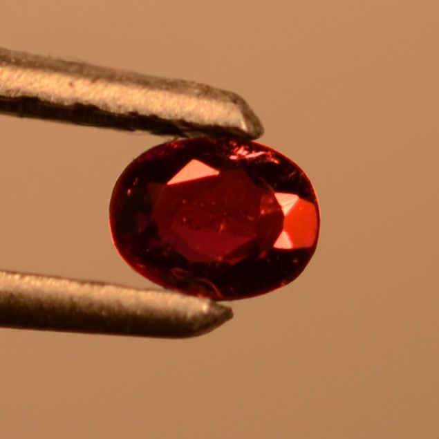 0.21 Cts Very Best Color Change Natural Alexandrite: Title: 0.21 Cts Very Best Color Change Natural Alexandrite Color/Clarity: Greent to PurplishRed/VS Gemstone Type: Alexandrite Carat Weights: 0.21 Cts Size/Dimensions: 3.95 x 3.11 x 1.73 mm Reserve: $1