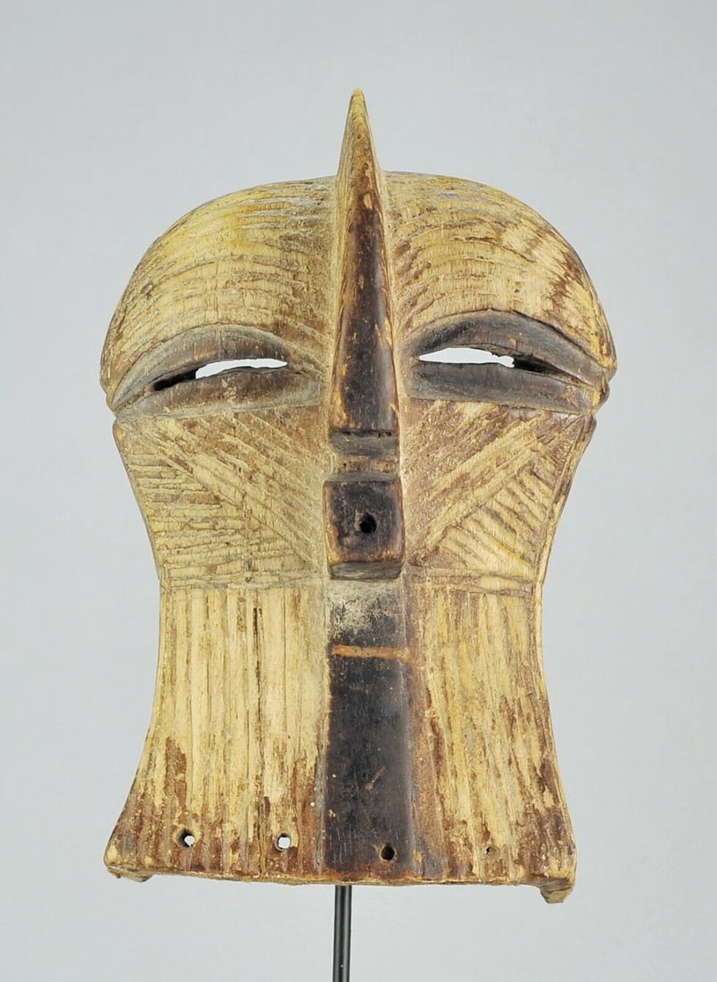 Nice LUBA Kifwebe Wood Mask Congo DRC Baluba African Tribal Art Songye 0980: CONGO DRC CUTE LITTLE BALUBA KIFWEBE MASK With their streaks that characterize them, the Kifwebe masks of the Luba and Songye have many similarities, so it is quite difficult to differentiate them wit