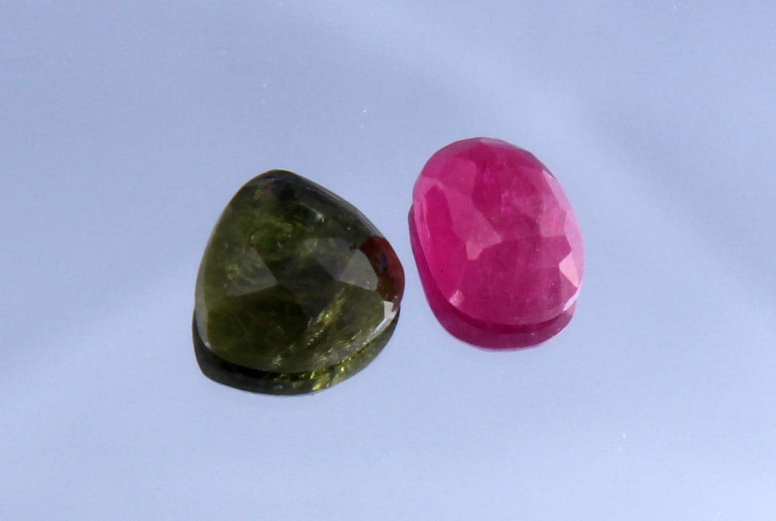 Stunning " Natural Rubelite Tourmaline " 1.75 Cts Natural Tourmaline Lot: No Reserve! Title: Stunning " Natural Rubelite Tourmaline " 1.75 Cts Natural Tourmaline Lot Additional Information: Gemstone : Natural Rubelite & Verdilite Tourmaline Shape and Cut : Fancy Cut Weight