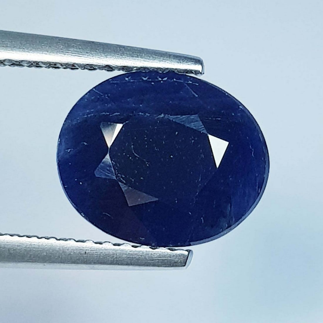 2.70 ctz " Fine Collective Gem" Natural Australian Blue Sapphire: No Reserve! Title: 2.70 ctz " Fine Collective Gem" Natural Australian Blue Sapphire Color/Clarity: Blue / VS Gemstones: Sapphire Carat Weight: 2.7 Size/Dimensions: 10.10 x 8.40 x 4.00 Additional Info: