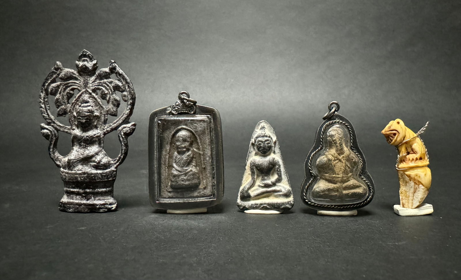 5 ancient Buddha amulets (1 of 15)
