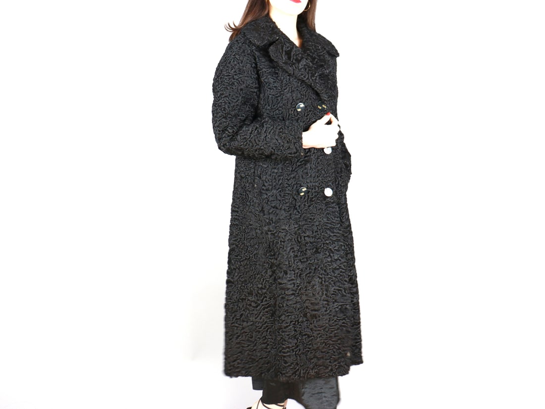 BLACK PERSIAN KARABUL FUR COAT EU: S; US: 6: Title: BLACK PERSIAN KARABUL FUR COAT EU: S; US: 6 Dimension: Aproximate size- EU: S; US: 6 : Important details: Length: 115cm/45.28in -Shoulders width:50cm/19.69in -Sleeve Length:60cm/23.62in -Bust s