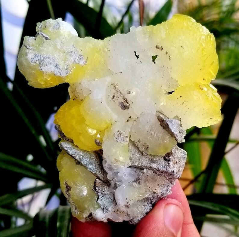 112 Gram Top Grade Beautiful Yellow Bubble Brucite Specimen From Baluchistan pakistan (1 of 10)