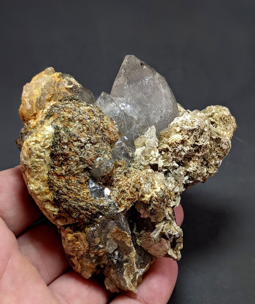 234 Grams Beautiful Muscovite ON Quartz Crystal From Skardu Pakistan: Materials: Muscovite ON Quartz 234 Grams Beautiful Muscovite ON Quartz Crystal From Skardu Pakistan Size 7.6 CM X 4.8 CM X 8.1 CM Reserve: $45.00 Shipping: Domestic: Flat-rate of $18.00 to anywhere wi