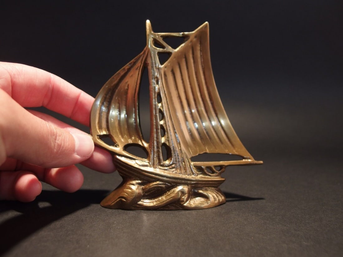 Brass Nautical Sloop Ship Boat Paperweight (1 of 5)