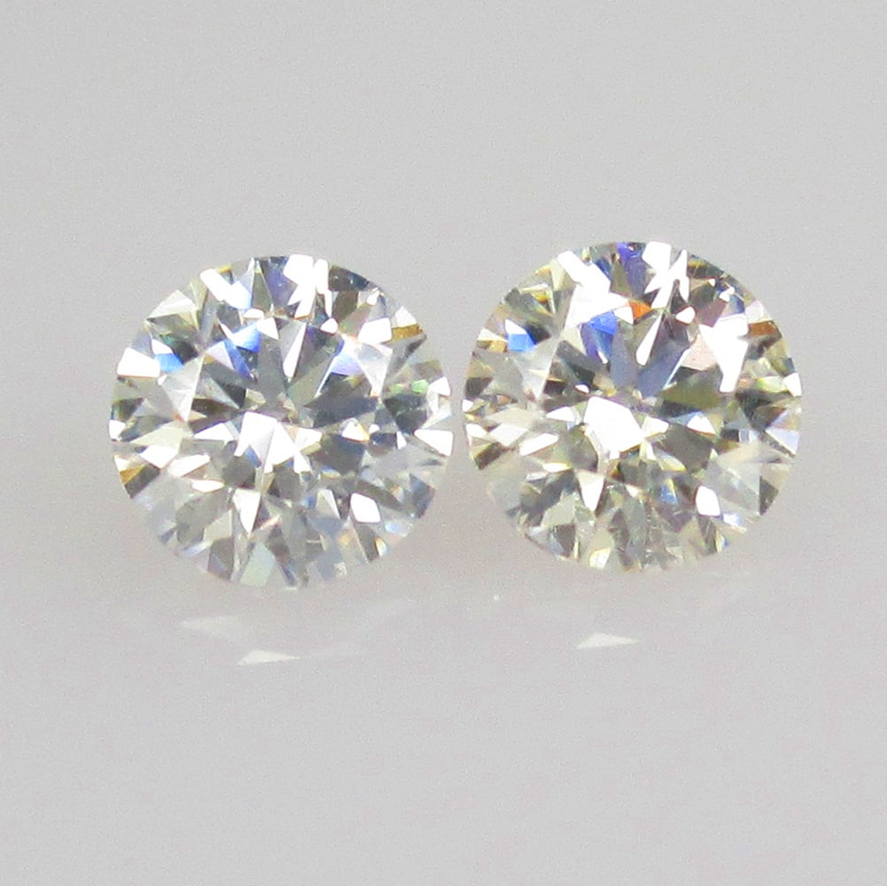 0.50 Ctw Natural Moissanite Round Pair: No Reserve! Title: 0.50 Ctw Natural Moissanite Round Pair Stone Clarity: Transparent Gemstone:Natural Moissanite Carat Weight: 0.5 Size/Dimensions: 4.10 x 4.10 x 2.60 mm / 2 Pc's Additional Info:Round
