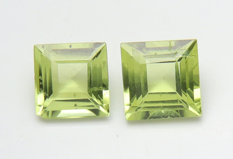 Delightful " Natural Peridot " 1.10 cts Natural Peridot Lot (1 of 3)