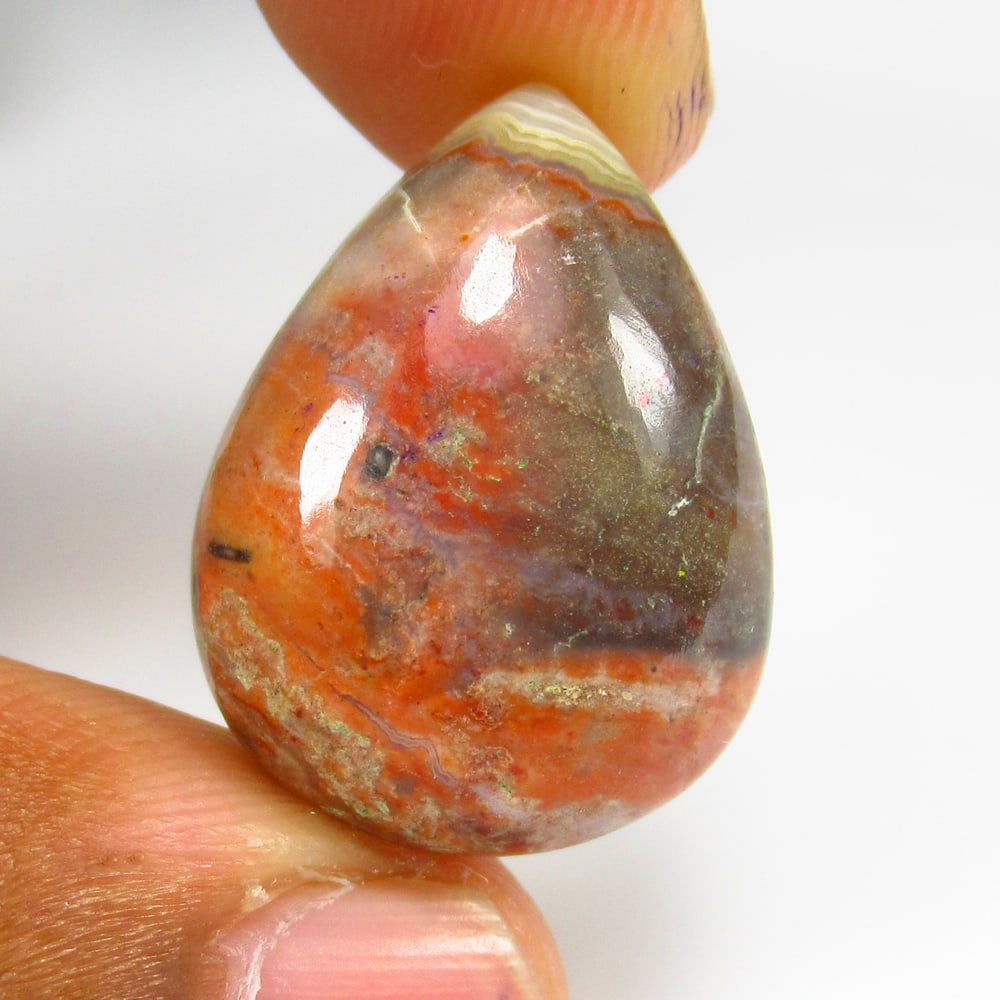 20.72 Ct - Natural Vintage Lucite: No Reserve! Title: 20.72 Ct - Natural Vintage Lucite Description: Gemstone Gemstone: Lucite Carat: 20.72 Size/Dimension:24.0 x 17.5 x 7.1 mm Shipping: Domestic: Flat-rate of $7.00 to anywhere within t