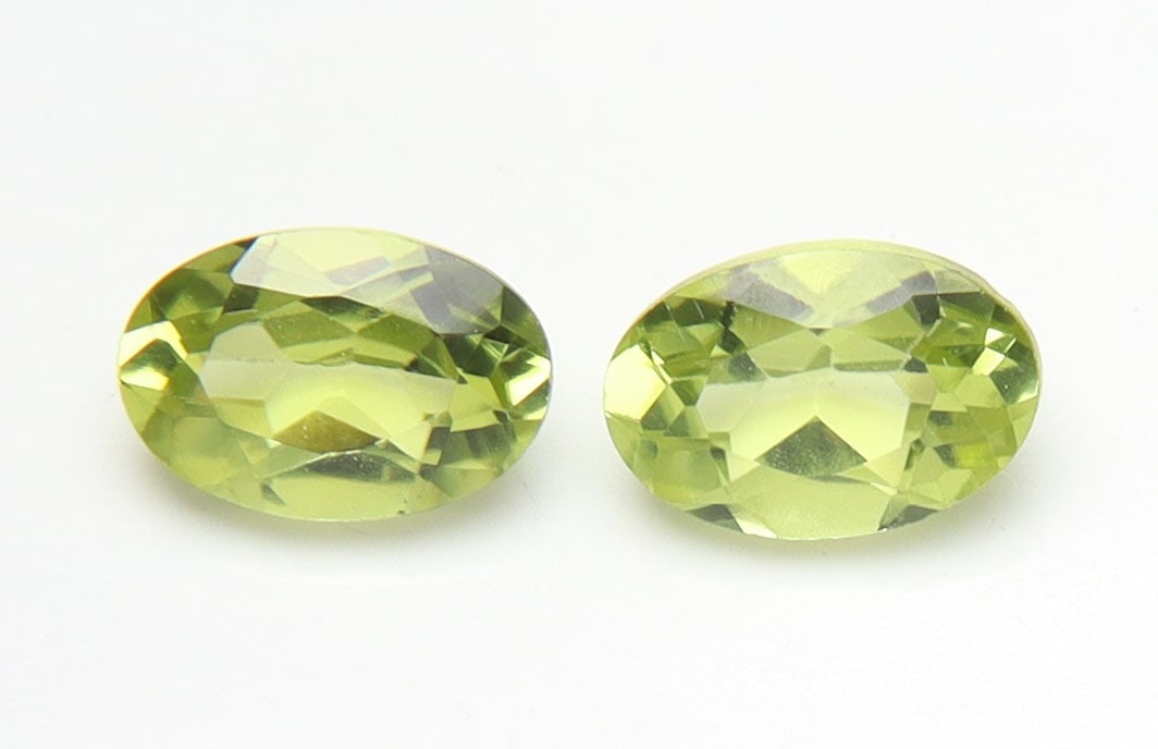 Fabulous " Natural Peridot " 1.02 cts Natural Peridot Pair (1 of 5)