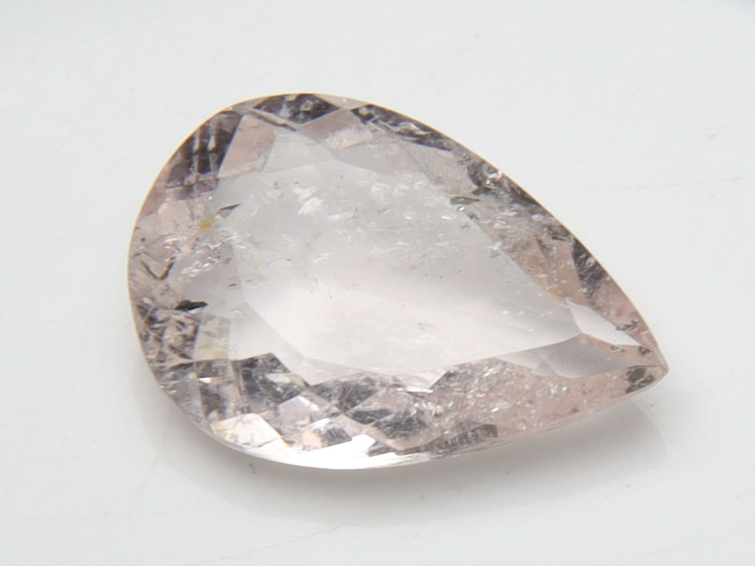 Lovely " Natural Morganite " 1.89 cts Natural Morganite: No Reserve! Title: Lovely " Natural Morganite " 1.89 cts Natural Morganite Additional Info: Gemstone : Natural Morganite Shape and Cut : Pear, Cut Weight : 1.89 carats Measurements : 11.34x7.66x3.66 m