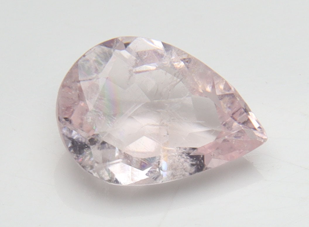 Marvellous " Natural Morganite " 1.48 cts Natural Morganite: No Reserve! Title: Marvellous " Natural Morganite " 1.48 cts Natural Morganite Additional Info: Gemstone : Natural Morganite Shape and Cut : Pear, Cut Weight : 1.48 carats Measurements : 10x7 mm Color