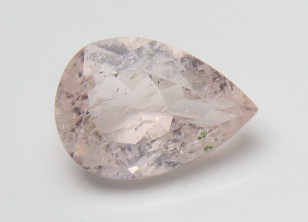 Beautiful " Natural Morganite " 1.75 cts Natural Morganite: No Reserve! Title: Beautiful " Natural Morganite " 1.75 cts Natural Morganite Additional Info: Gemstone : Natural Morganite Shape and Cut : Pear, Cut Weight : 1.75 carats Measurements : 10x7 mm Color