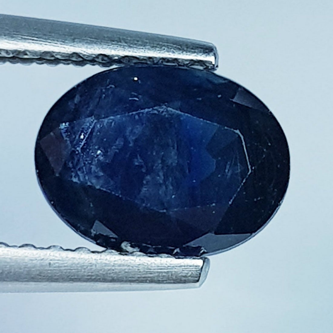 1.83 ctz " Fine Collection" Natural Australian Blue Sapphire: No Reserve! Title: 1.83 ctz " Fine Collection" Natural Australian Blue Sapphire Color/Clarity: Blue / VS Gemstone: Sapphire Carat Weights: 1.83 Size: 8.00 x 6.00 x 4.10 Additional Information: Oval / 