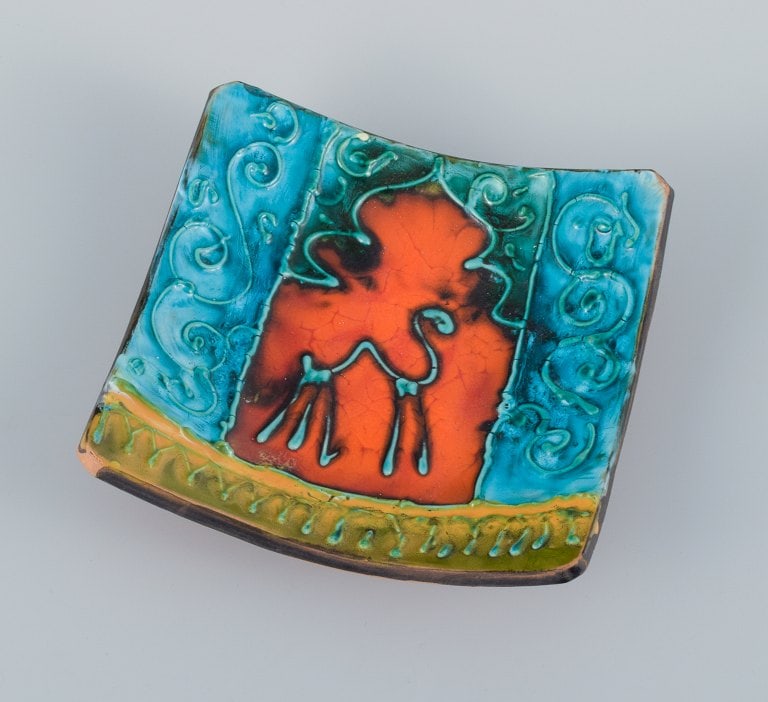 French hand-painted unique ceramic bowl in North African style in perfect condition. (1 of 4)