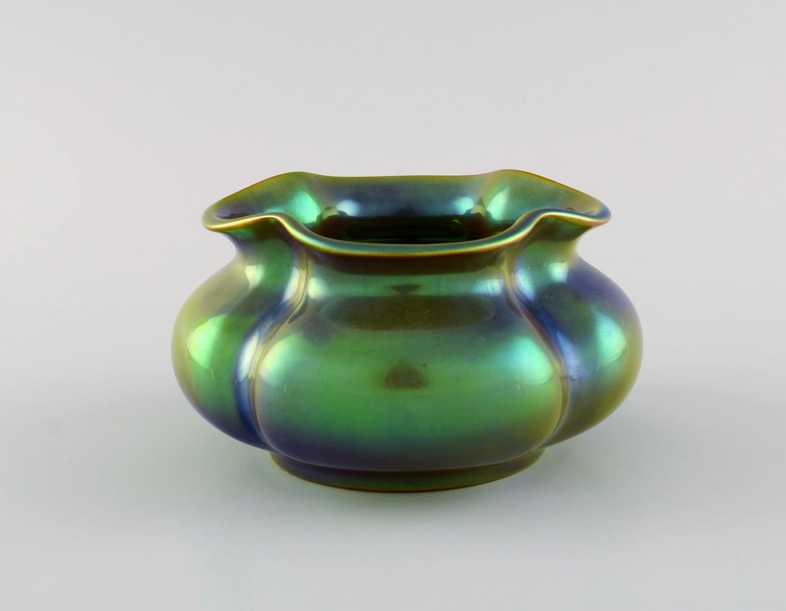 Zsolnay vase in glazed ceramics. Beautiful eosin glaze. 1970s / 80s. (1 of 5)