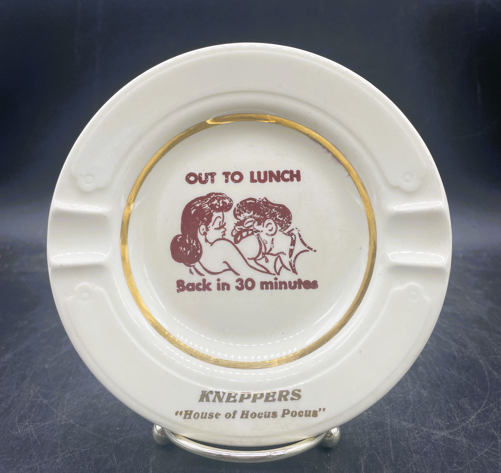 VINTAGE 1940'S RISQUE NAUGHTY CARTOON PORCELAIN ASHTRAY OUT TO LUNCH BACK IN 30 MINUTES (1 of 6)