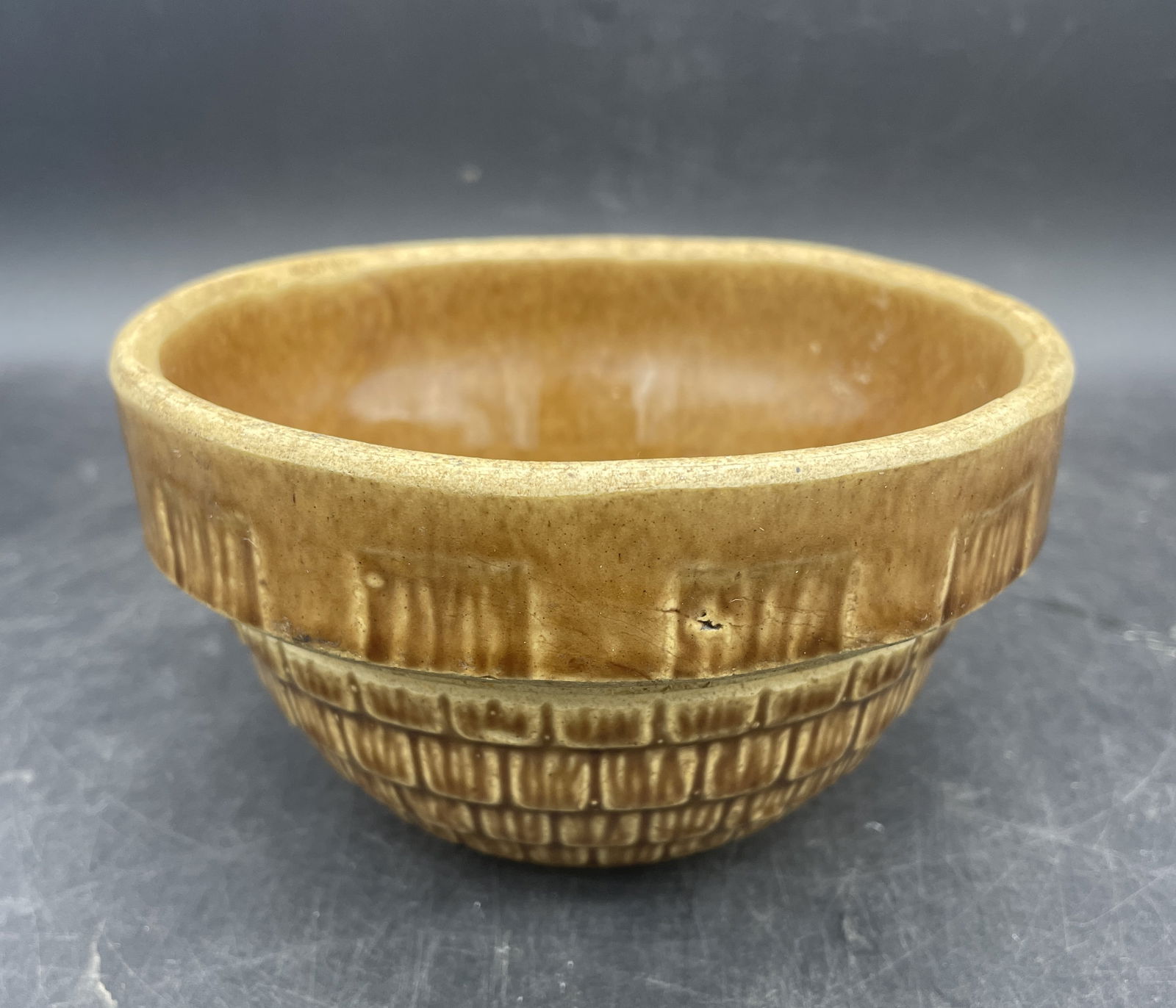 Antique McCoy Shingles Mixing Bowl 5" USA: Title: Antique McCoy Shingles Mixing Bowl 5" USA Date/Period: approx 1930-40's Dimension: approx 5" Material: pottery Additional Information: Antique McCoy Shingles Mixing Bowl 5" USA Shipping: Domest