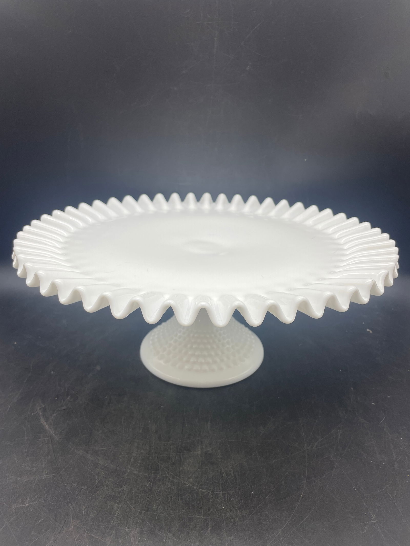 VINTAGE FENTON HOBNAIL WHITE MILKGLASS PEDESTAL CAKE STAND PLATE PLATTER SERVER (1 of 8)