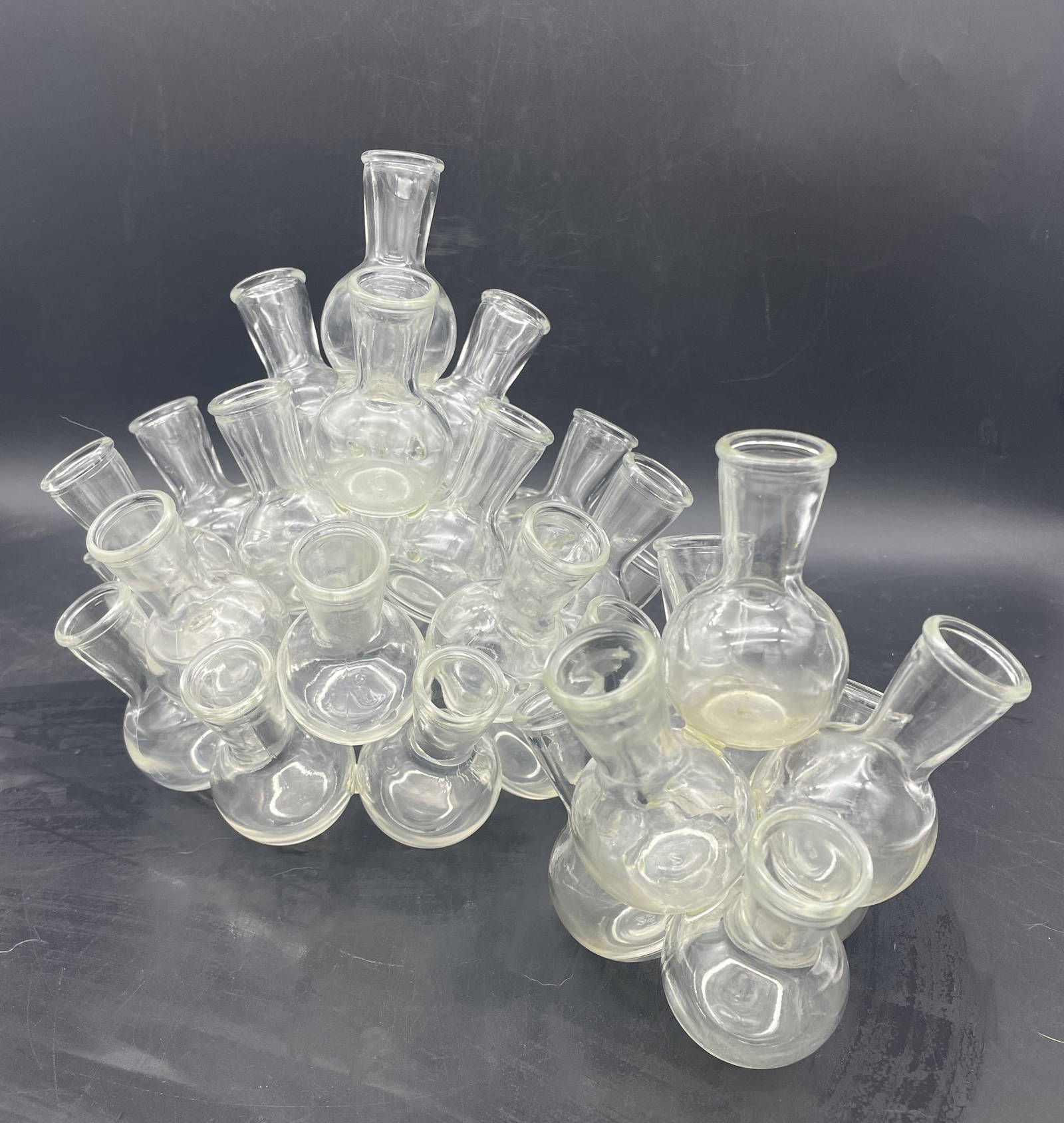 3 Piece Mid Century Glass Scientific Beaker Bud Vase Centerpiece Auction