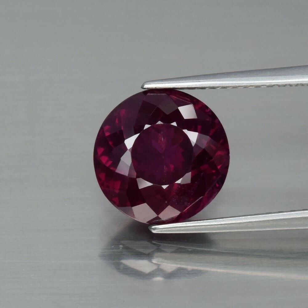 4.12ct 9.7mm Round Natural Pinkish Purple Rhodolite Garnet, Madagascar: Title: 4.12ct 9.7mm Round Natural Pinkish Purple Rhodolite Garnet, Madagascar Color/Clarity: Pinkish Purple/SI1 Gemstone Type:natural/untreated Carat Weights: 4.12 Size/Dimensions: 9.7 x 5.7 Additiona