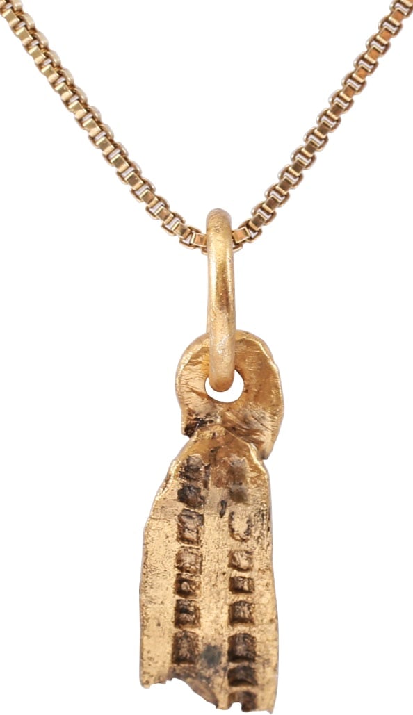 RARE VIKING WOMAN WARRIOR’S BRACELET PENDANT NECKLACE: 10th-11th century AD. Vikings were highly skilled metallurgists, and as a result, breaking metal had supernatural significance for them. Breaking ringjarn (iron rings) as shown on the Larbro Stone, wa