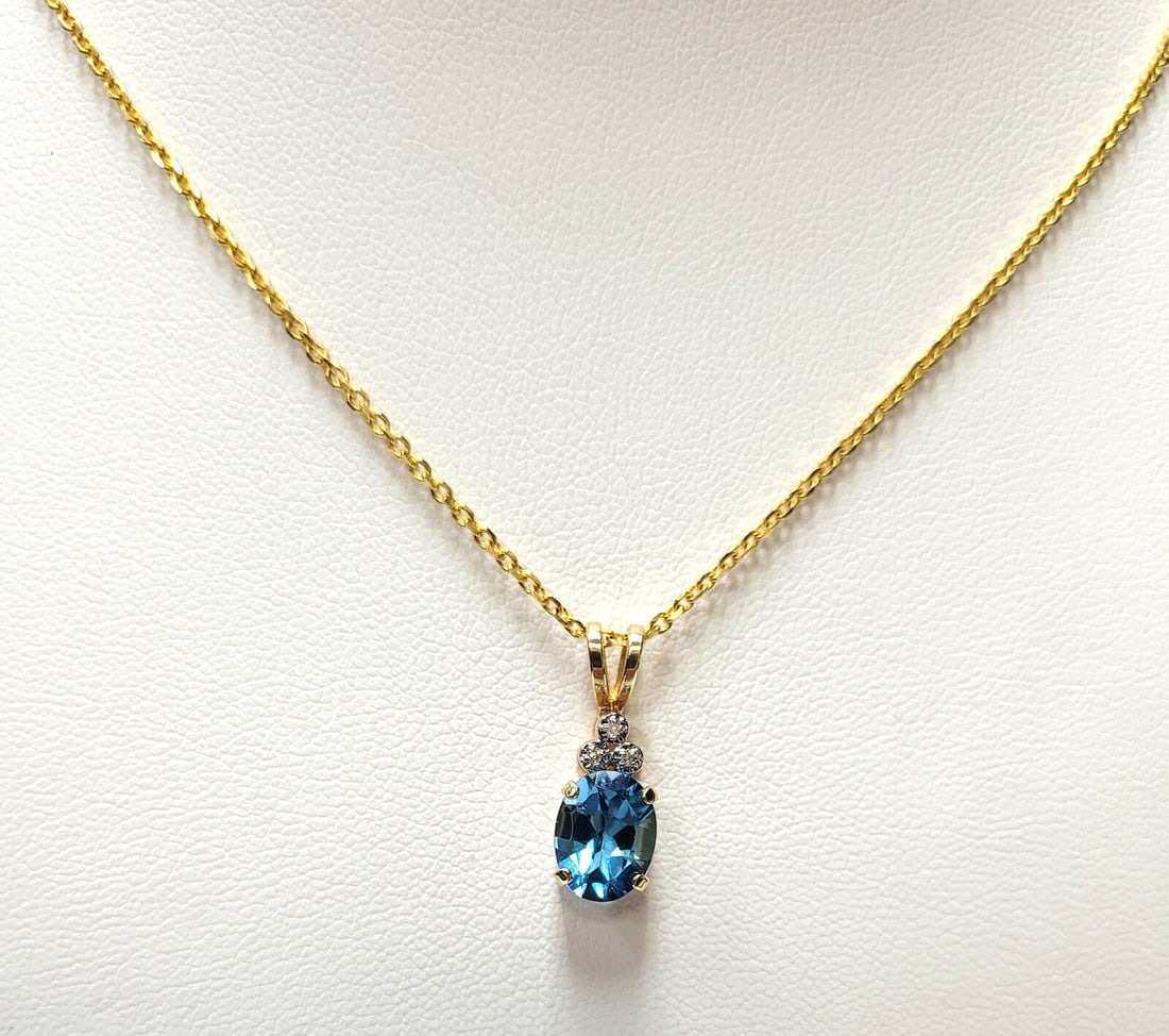 Estate 14K Yellow Gold Blue Topaz Diamond Pendant Necklace (1 of 6)