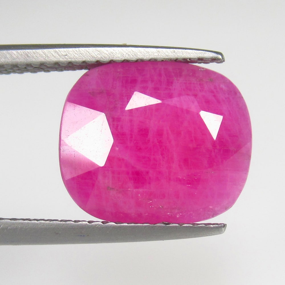Natural Pinkish Red Ruby - 7.24 Ct (1 of 2)