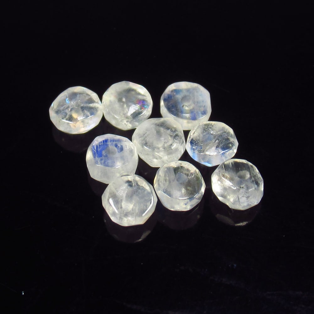 4.50 Ct - Natural Blue Moonstone Beads: No Reserve! Title: 4.50 Ct - Natural Blue Moonstone Beads Description: Gemstone Gemstones:Blue Moonstone Beads Carat: 4.5 Size/Dimensions: 4.8 - 5.1 mm Additional Info:Pieces : 9 No's / Shape : Drille