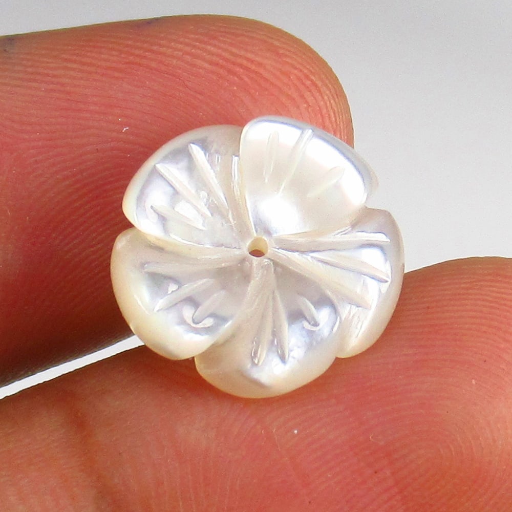 Natural Shell Carving- 4.85 Ct (1 of 2)