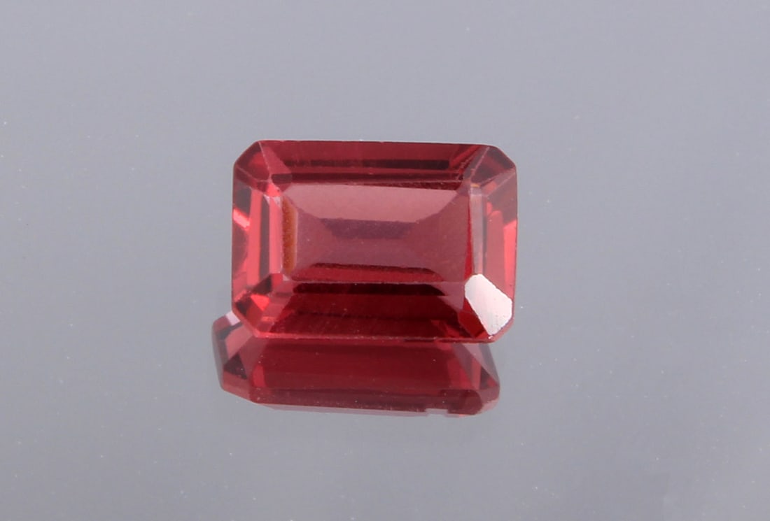 Wonderful " Natural Pyrope Almandine Garnet " 0.94 Cts Natural Pyrope Almandine Garnet Pair: No Reserve! Title: Wonderful " Natural Pyrope Almandine Garnet " 0.94 Cts Natural Pyrope Almandine Garnet Pair Additional Info: Gemstone : Natural Almandine Garnet Shape and cut : Rectengular Cut Orig