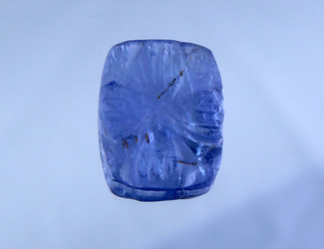 Lovely " Natural Tanzanite Carving " 1.88 Cts Natural Tanzanite Carving: No Reserve! Title: Lovely " Natural Tanzanite Carving " 1.88 Cts Natural Tanzanite Carving Additional Info: Gemstone : Natural Tanzanite Carving Origin: Tanzania Weight : 1.88 carats Dimensions : 10.3