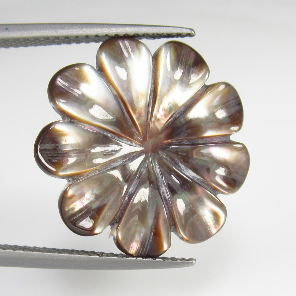 Natural Shell Carving- 6.81 Ct (1 of 2)