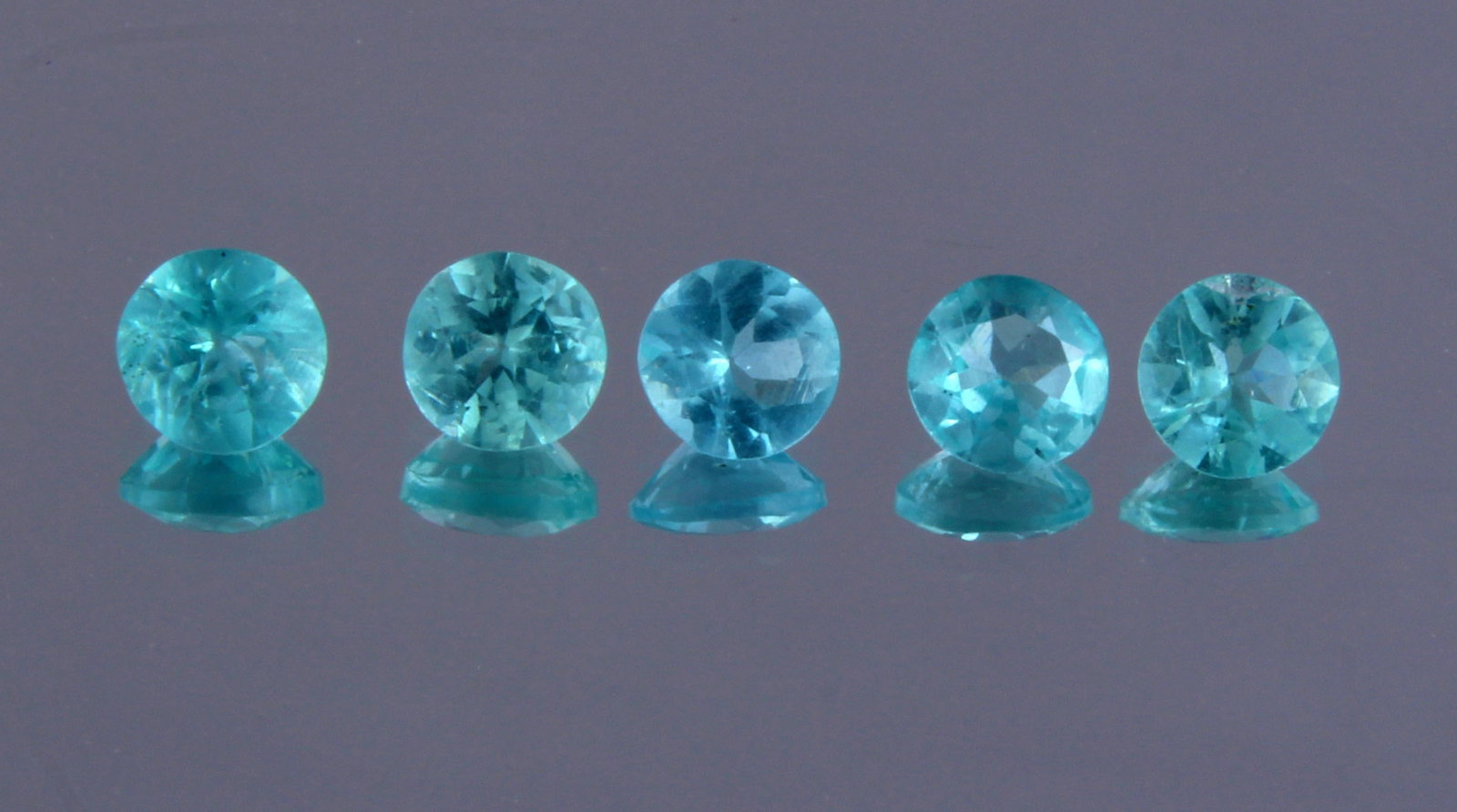 Beautiful " Natural Blue Apatite " 1.16 Cts Natural Blue Apatite Pair: No Reserve! Title: Beautiful " Natural Blue Apatite " 1.16 Cts Natural Blue Apatite Pair Additional Info: Gemstone : Natural Blue Apatite Origin : Brazil Weight : 1.16 carats Dimensions : 4x4 mm, Shap