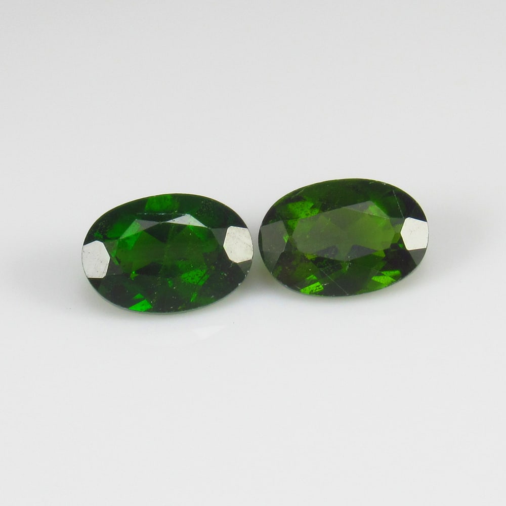 Natural Chrome Diopside PaIr - 1.90 Ct (1 of 2)