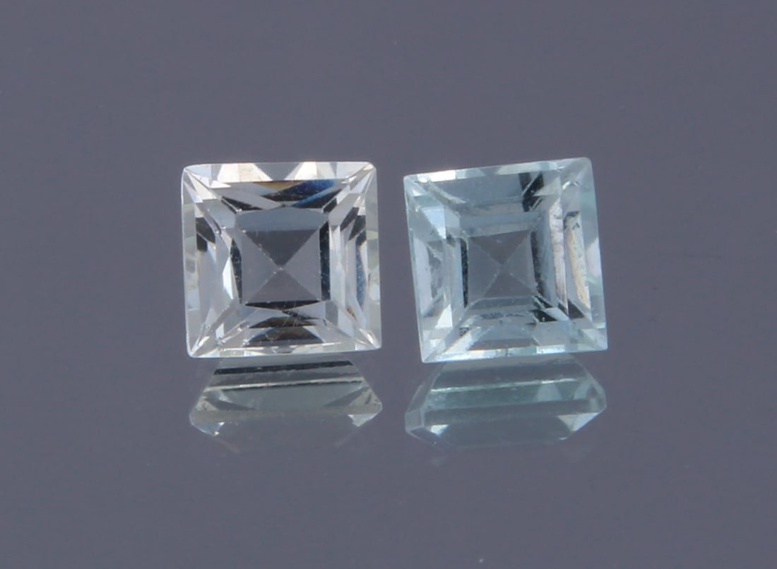 Stunning " Natural Green Beryl " 1.21 Cts Natural Green Beryl Pair: No Reserve! Title: Stunning " Natural Green Beryl " 1.21 Cts Natural Green Beryl Pair Additional Info: Gemstone : Natural Green Beryl Origin : Brazil Weight : 1.21 carats Dimensions : 5x5 mm Shape : S