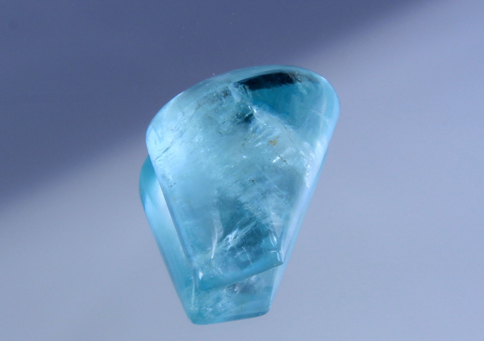 Beautiful " Natural Aquamarine " 6.58 Cts Natural Aquamarine: No Reserve! Title: Beautiful " Natural Aquamarine " 6.58 Cts Natural Aquamarine Additional Info: Gemstone : Natural Aquamarine Origin : Australia Weight : 6.58 carats Dimensions : 12x10 mm Shape : Fan