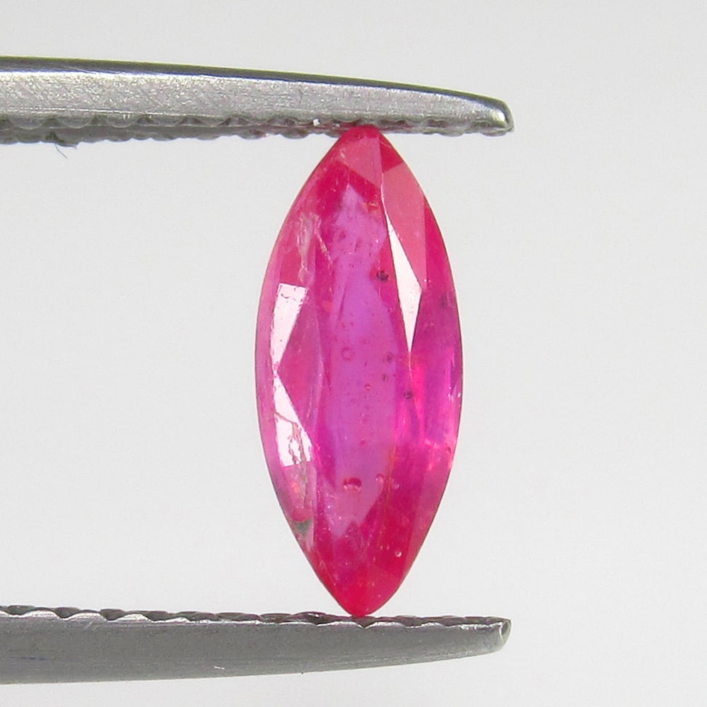 Natural Pinkish Red Ruby - 1.08 Ct (1 of 2)