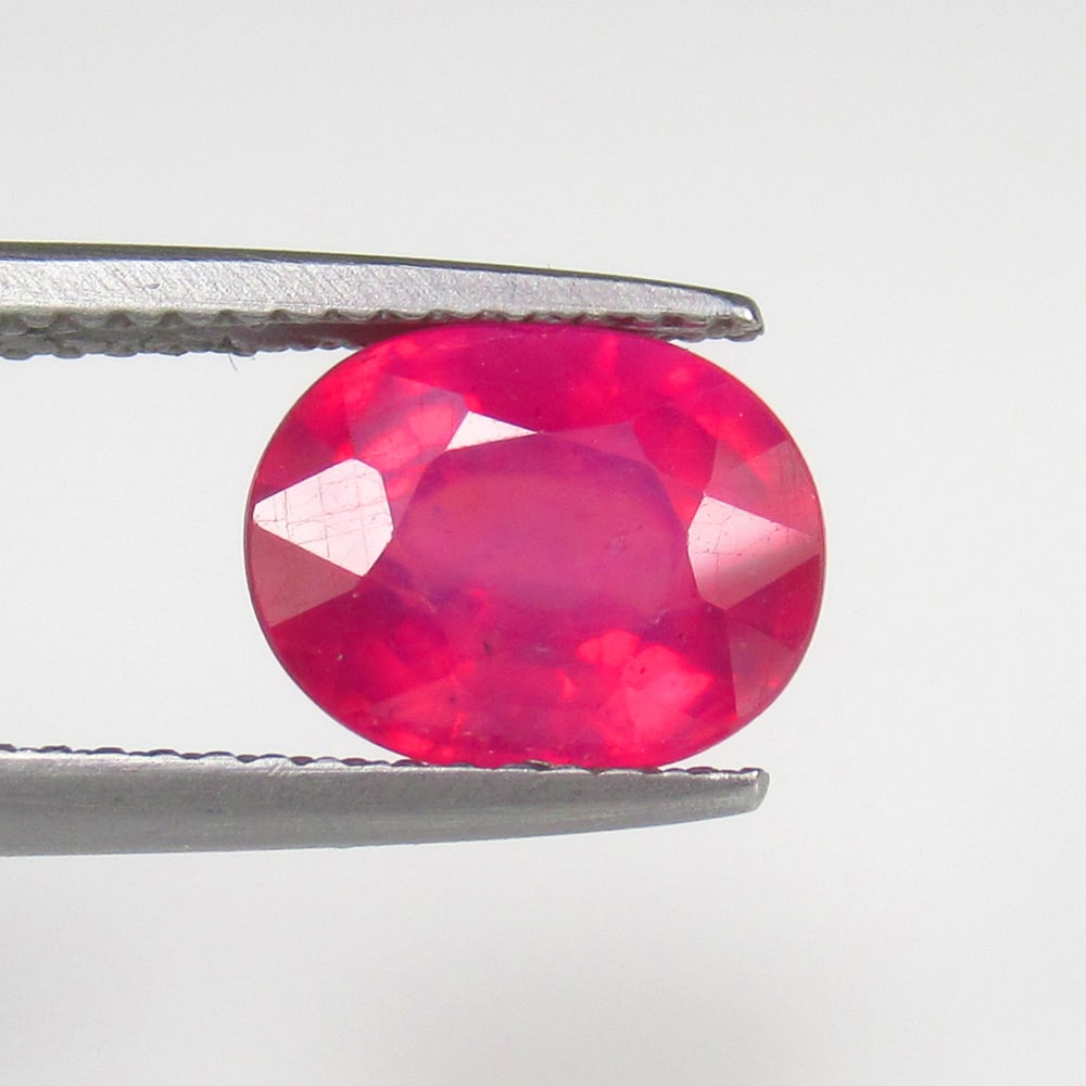 3.48 Ct - Natural Pinkish Red Ruby (1 of 2)