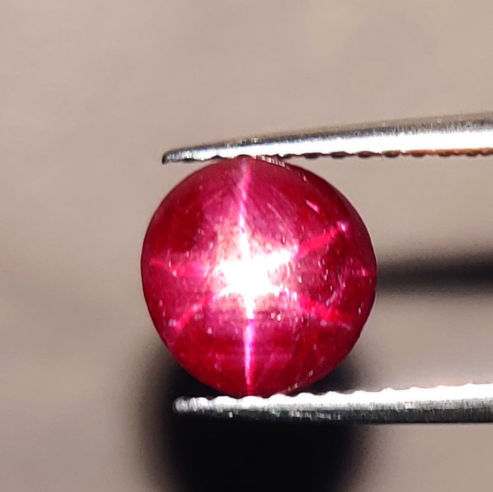 3.02 Ctw Natural Six Line Red Star Ruby Round Cab (1 of 2)