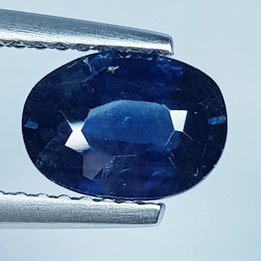 1.50 ctz " Fine Collection" Natural Australian Blue Sapphire: No Reserve! Title: 1.50 ctz " Fine Collection" Natural Australian Blue Sapphire Gemstones: Sapphire Color/Clarity: Blue / VS Carat Weights: 1.5 Size: 8.20 x 6.00 x 3.50 Additional Information: Oval / 