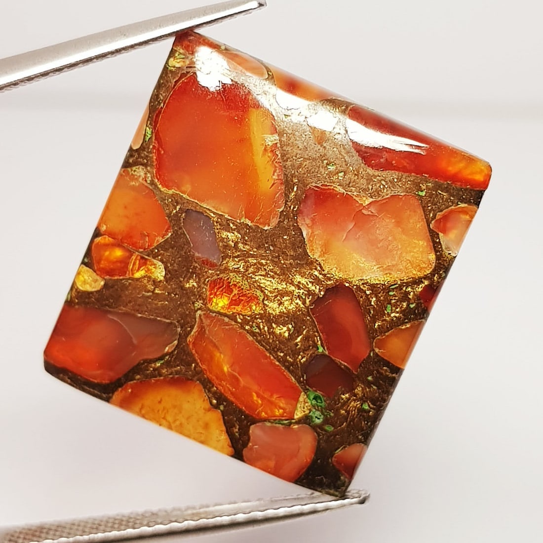 21.10 Ctz Mojave Carnelian Bronzed Copper: No Reserve! Title: 21.10 Ctz Mojave Carnelian Bronzed Copper Gemstones: Mojave Carnelian Color/Clarity: Orange Copper / Opaque Carat Weights: 21.1 Size: 22.10 x 19.90 x 4.70 Additional Information: Oc