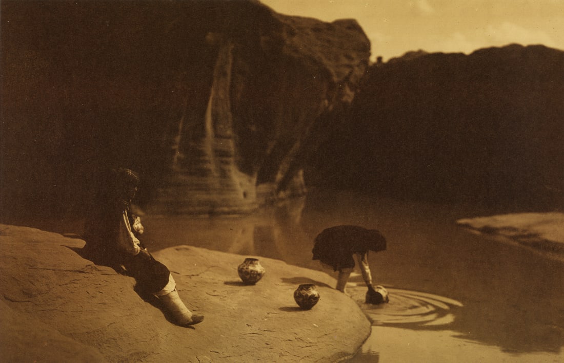 EDWARD CURTIS - Two Girls At The Acome Well, 1904 (1 of 1)