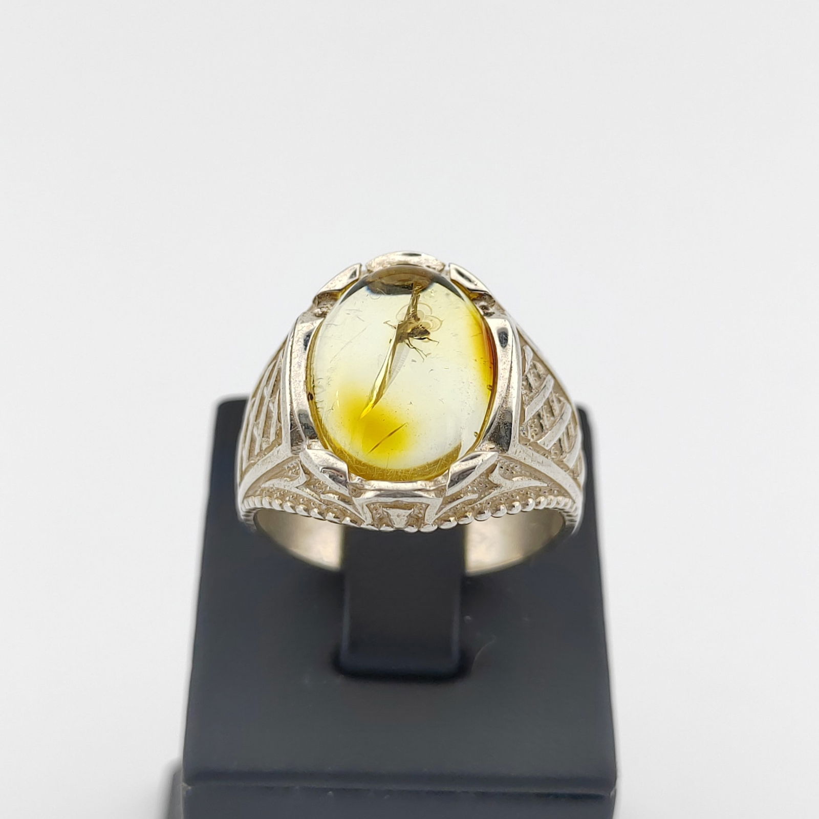 925 Silver Men's Ring with Insect Fossil Baltic Amber (1 of 11)