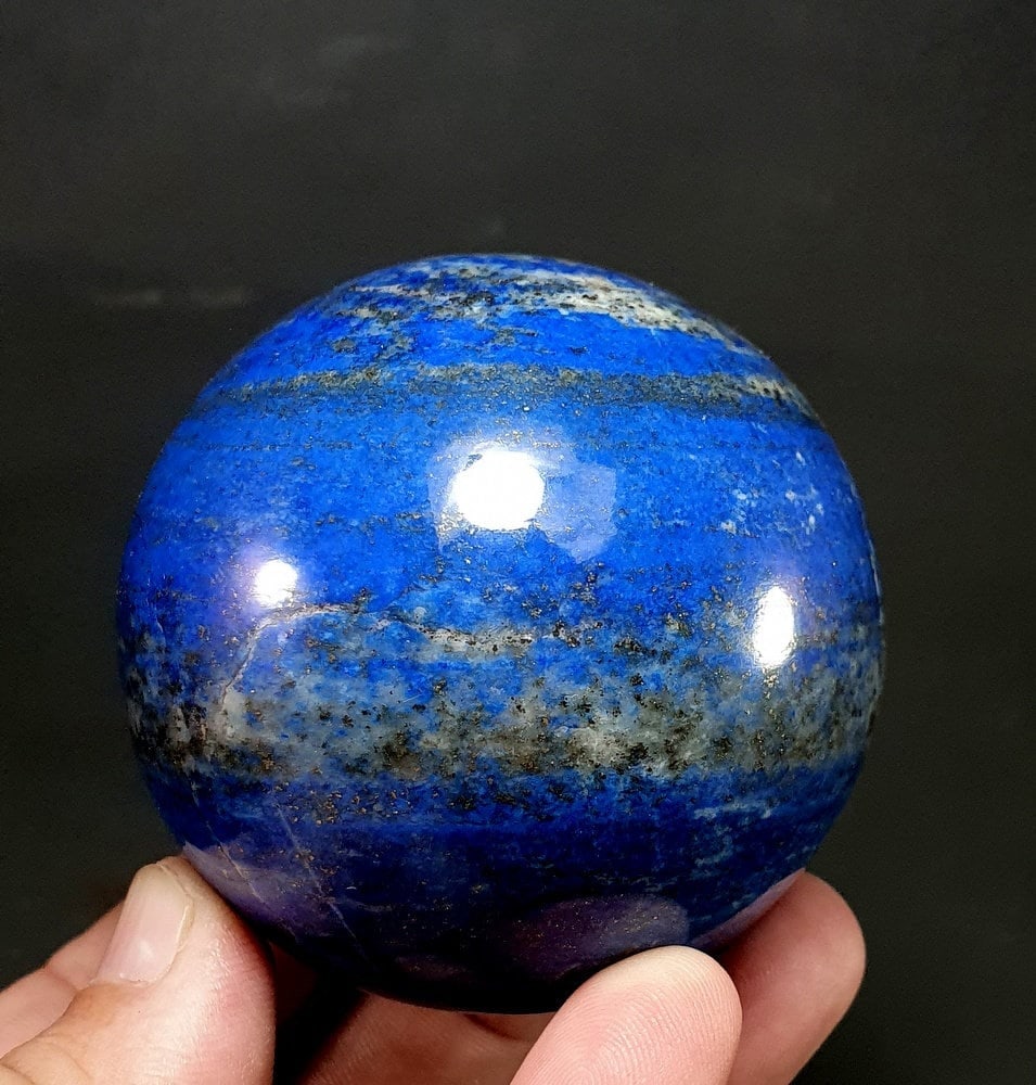 408 Grams Very Beautiful Lapiz Lazuli with Pyrite Ball Free Form From Badakhshan Afghanistan: Materials: Lapiz Lazuli with Pyrite 408 Grams Very Beautiful Lapiz Lazuli with Pyrite Ball Free Form From Badakhshan Afghanistan Dimension 6.1 CM Reserve: $55.00 Shipping: Domestic: Flat-rate of $25.0