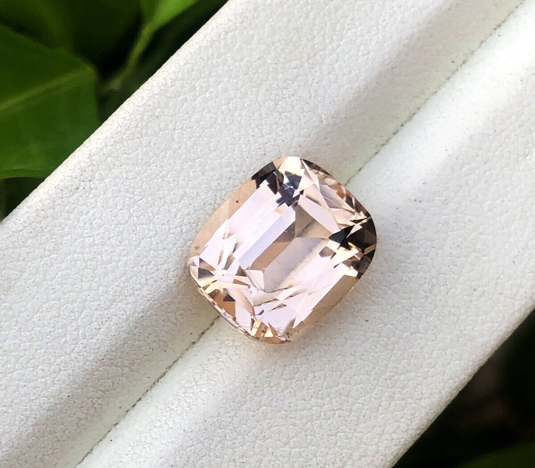 Topaz, 9.35 Carats Very Beautiful Natural Imperial Topaz Gemstone: Topaz, 9.55 Carats Very Beautiful Natural Imperial Topaz Gemstone- item NR1017 Dimension 13x12x7mm ........ weight 9.55 Carats ........ No Treatment: Natural Gemstone ........ Origin: Skardu pakistan 