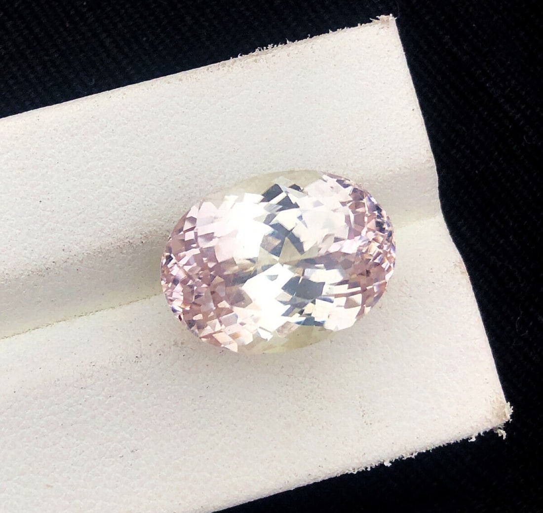 Kunzite, 18.50 cts Natural Peach Pink Kunzite Gemstone From Afghanistan: Kunzite, 18.50 cts Natural Peach Pink Kunzite Gemstone From Afghanistan - Item NR936 Dimension 17 X 13 X 11 mm Weight 18.50 Carats No Treatment= Natural Gemstone Reserve: $46.00 Shipping: Domestic: F