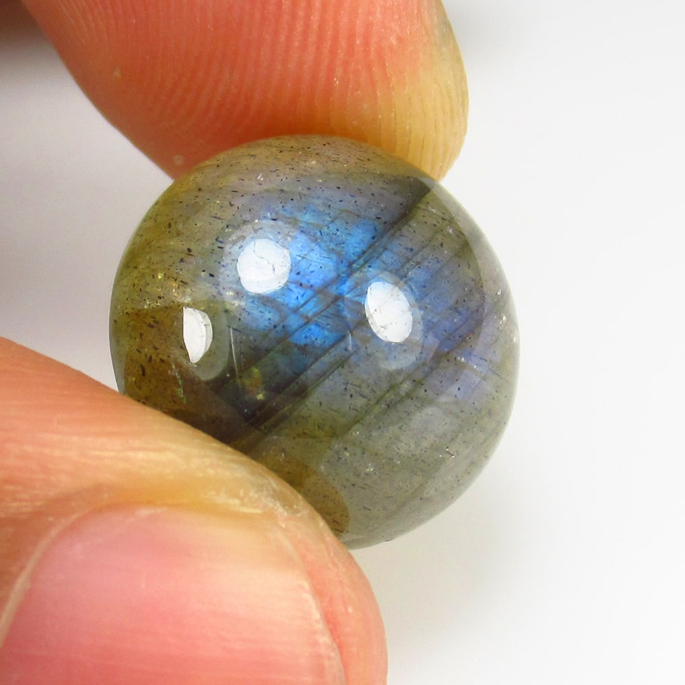 11.01 Ct - Natural Labradorite: No Reserve! Title: 11.01 Ct - Natural Labradorite Description: Gemstone Metal Purity (If Applicable):- Gemstones: Labradorite Carat Weights: 11.01 Size/Dimensions:15.0 x 15.0 x 6.5 mm Additional Info: